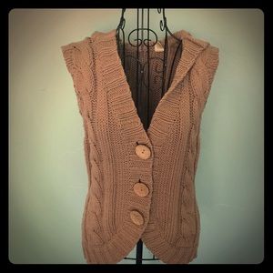 Hooded cable knit sweater vest